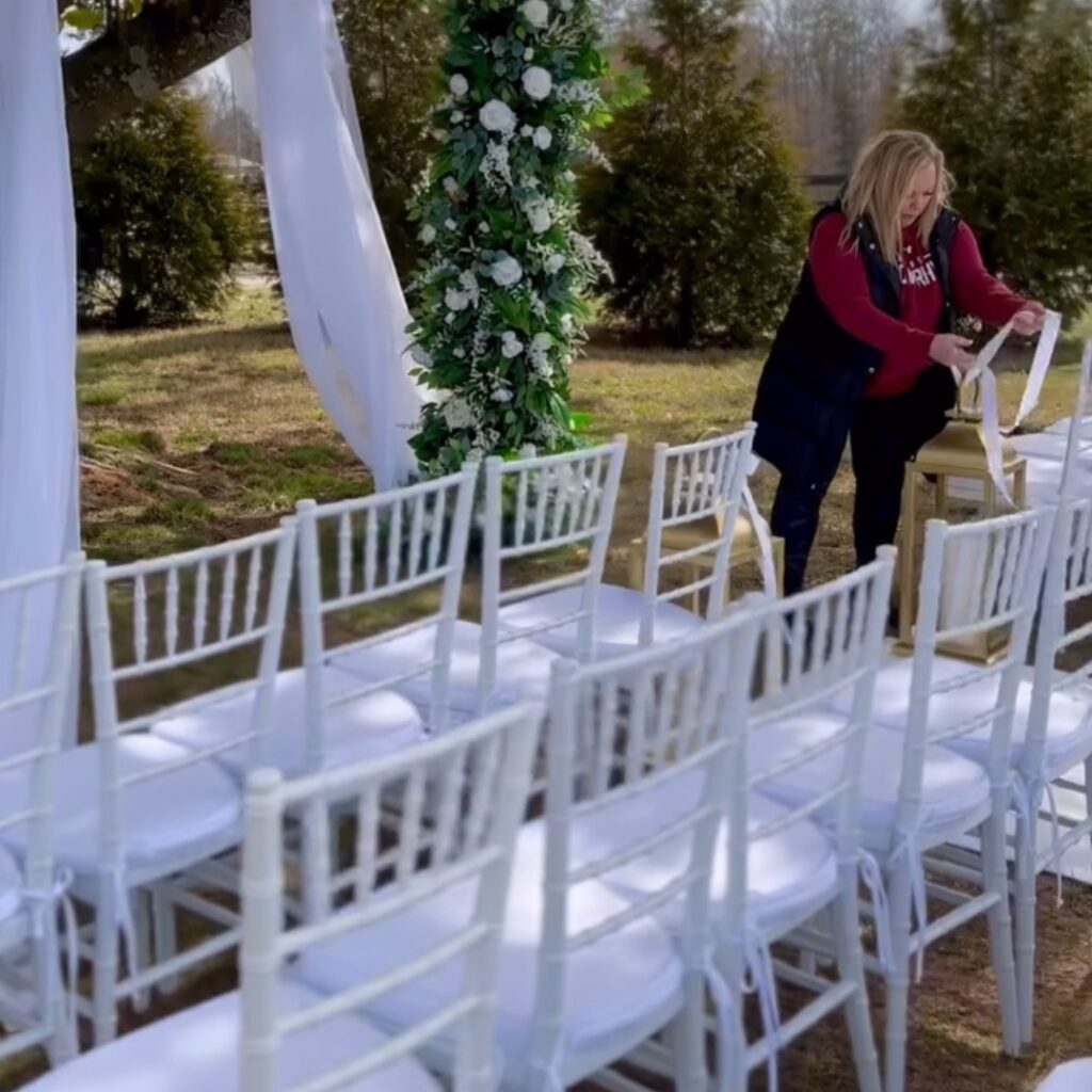 micro wedding outdoors